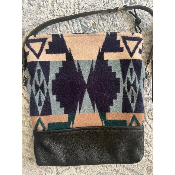 Beautiful Nan-Made Objects Pendleton Wool and Leather Cross-Body Purse - Picture 3 of 11